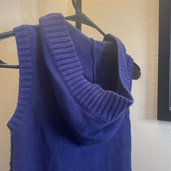 Old Navy Sweater Vest Cable Knit Hooded Pockets Wood Buttons Retro Girl's M (8) - Picture 7 of 8